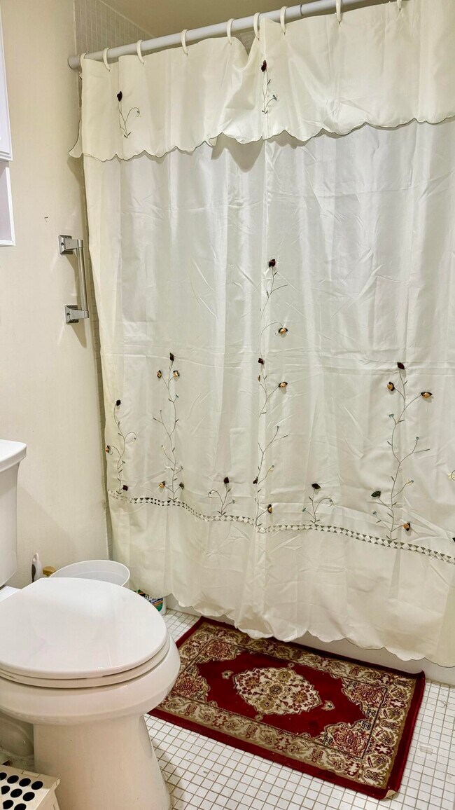 Building Photo - 1551 NW 20th Ave