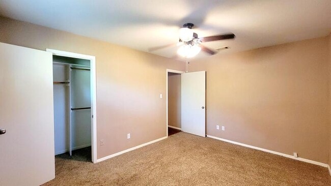 Building Photo - Stanford St 3102 - A