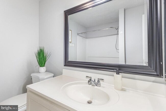 Building Photo - 14135 Honey Hill Ct