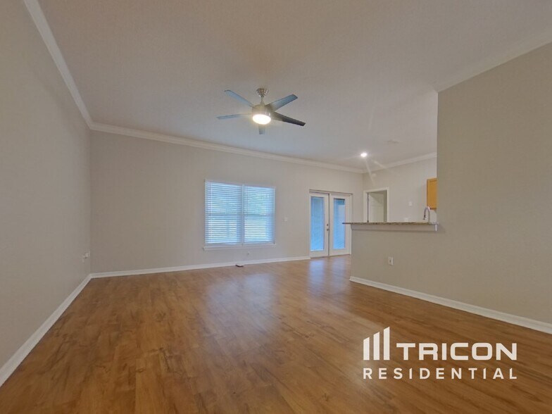 Building Photo - 1692 Brolga St
