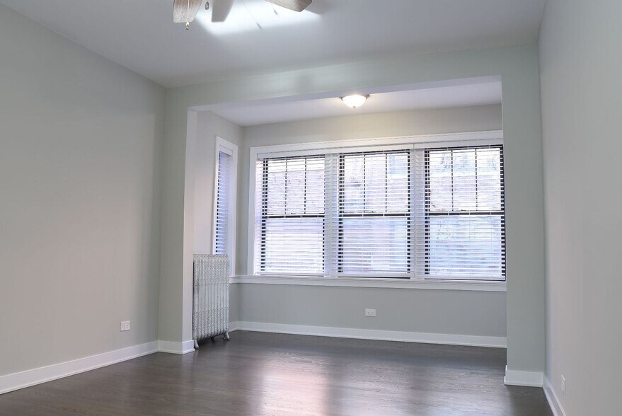 Building Photo - 2623 W Berwyn Ave