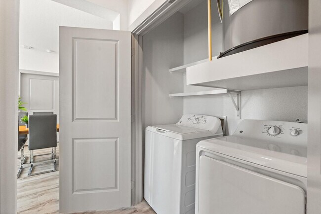 Building Photo - 12100 1/2 Ferrystone Glen Drive-SI ID1343249P