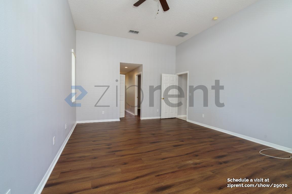 Building Photo - Unit