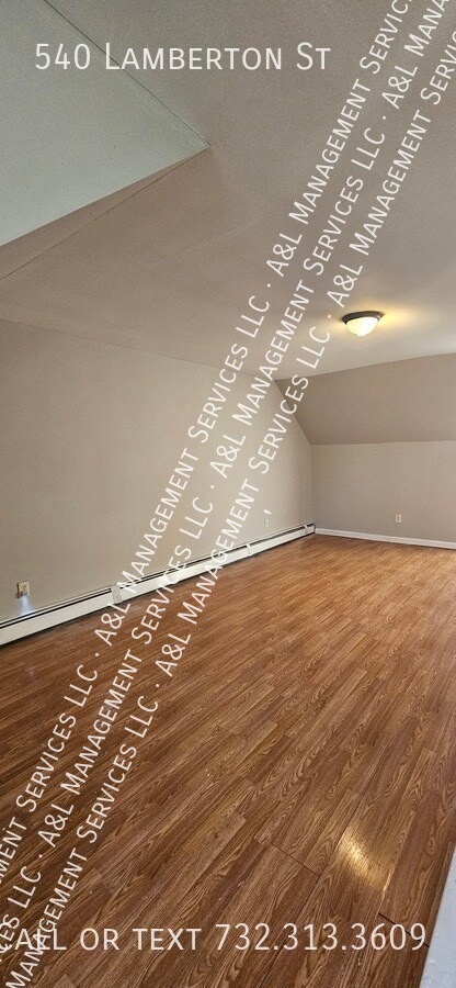 Building Photo - 540 Lamberton St