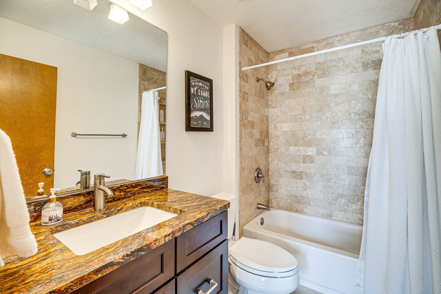 Building Photo - 320 E Gunnison Ave