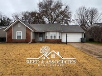 Building Photo - 3 Bedroom in Cordova Home!