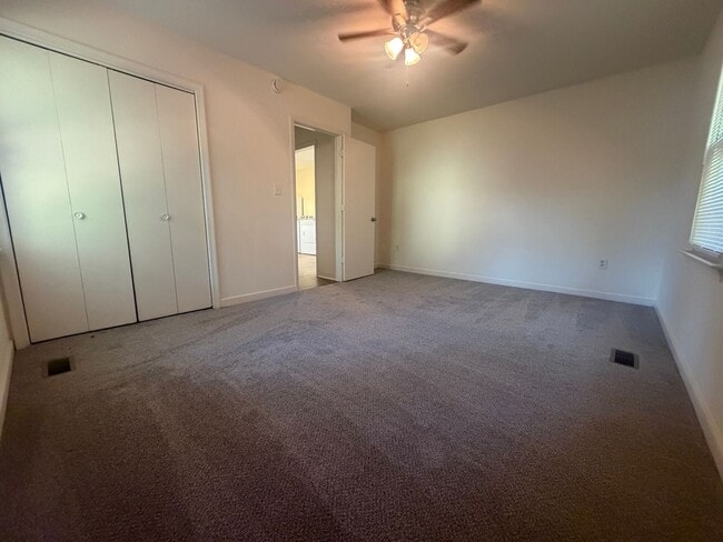 Building Photo - One story duplex