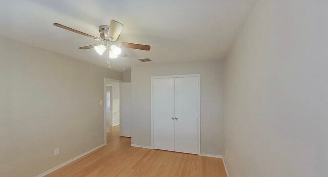 Building Photo - A Place to Settle In: Inviting 5-Bedroom Family Home