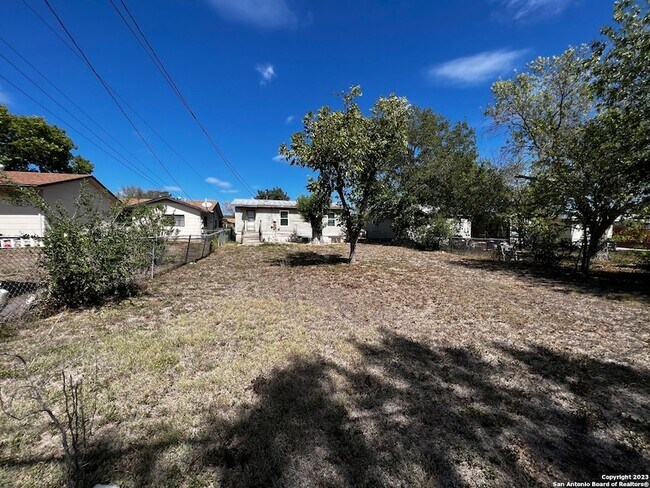 Building Photo - 726 John Adams Dr