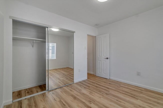 Building Photo - 5820 Dewey Blvd