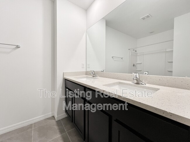 Building Photo - 33314 Darley Dl Trl