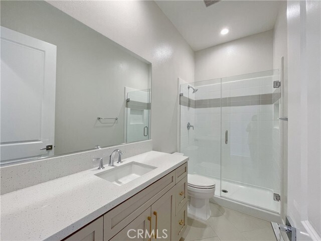 Building Photo - 140 Holliston