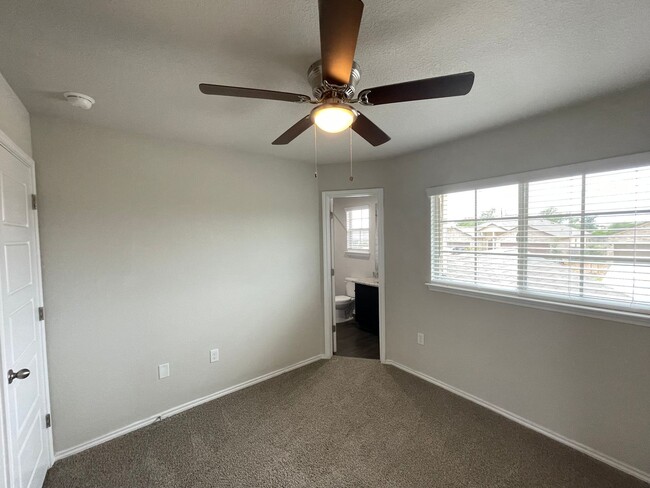 Building Photo - Luxury 3/2.5 Townhouse in NBTX