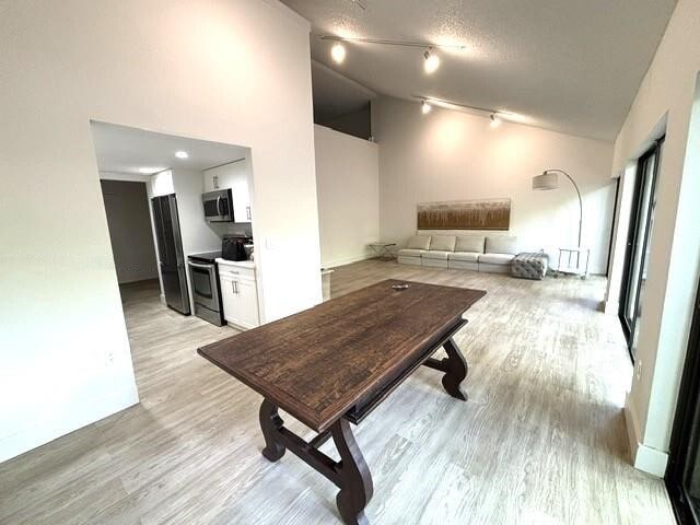 Building Photo - 3074 Aviation Ave