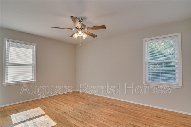 Building Photo - 3210 Trailwood Ct