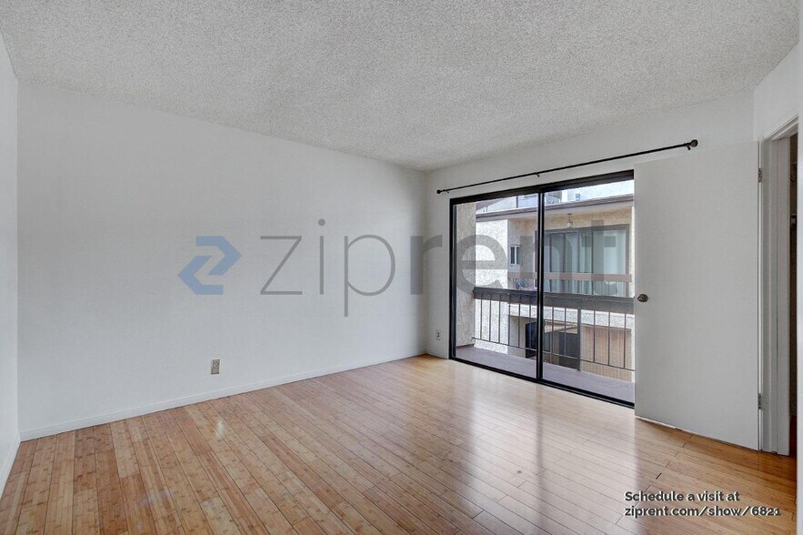 Building Photo - Unit 10
