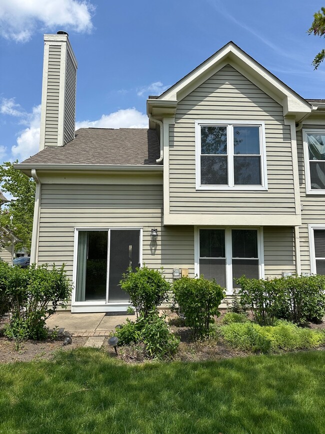 Building Photo - 240 Steeplechase Ct