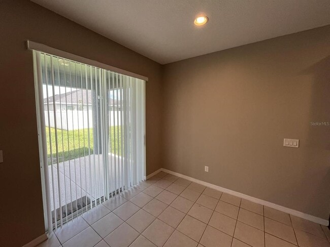 Building Photo - 12119 Ledbury Commons Dr
