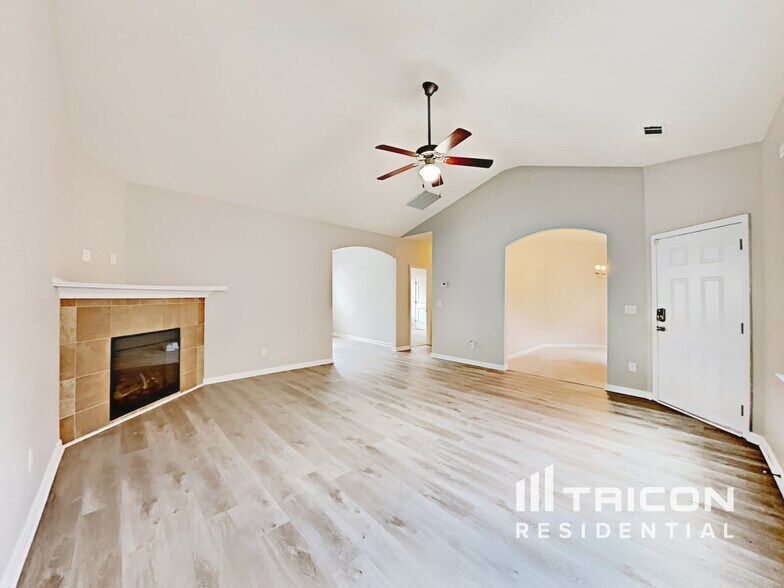 Building Photo - 7894 Bluefin Trail