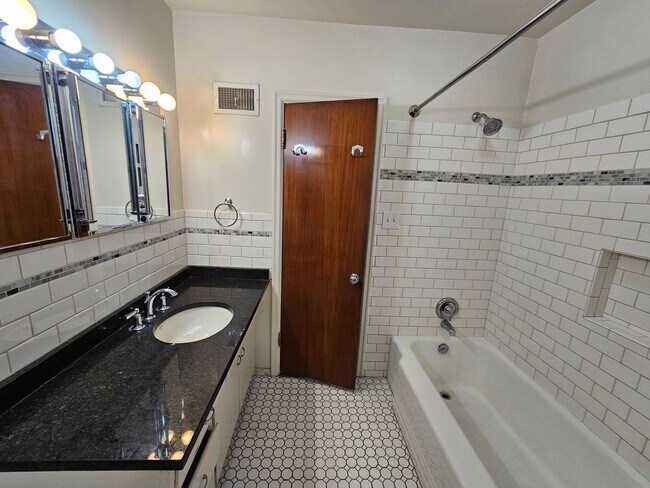 Building Photo - 303KENT