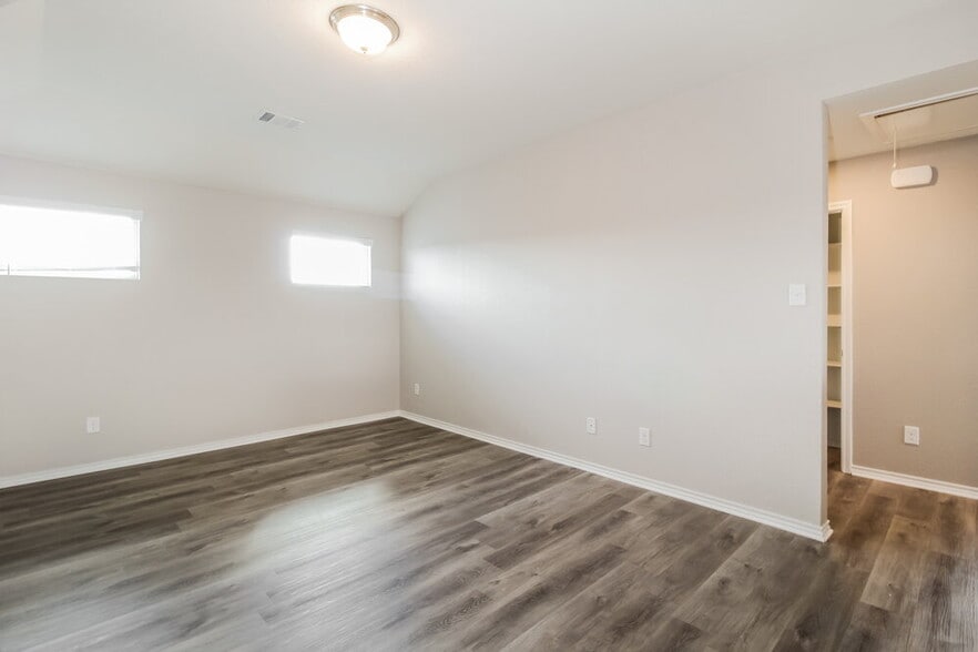 Building Photo - 3616 Doris Dr