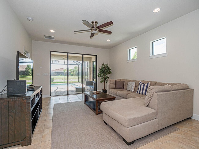 Building Photo - 5163 Longhorn Dr