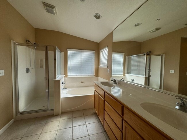 Building Photo - Sycamore Ranch 4 Bedroom Home For Rent