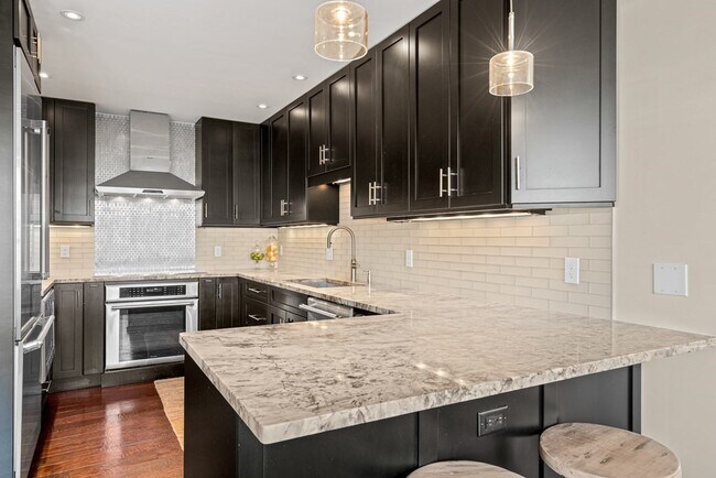 Building Photo - 33 Commercial Wharf