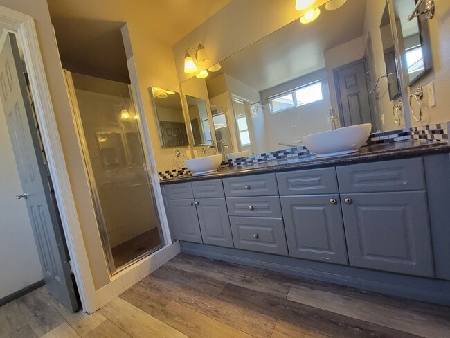 Building Photo - Maui Lani