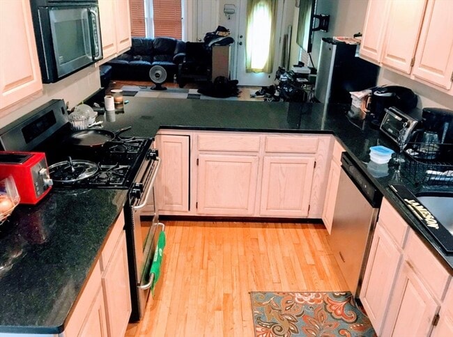 Building Photo - 6 Harleston St