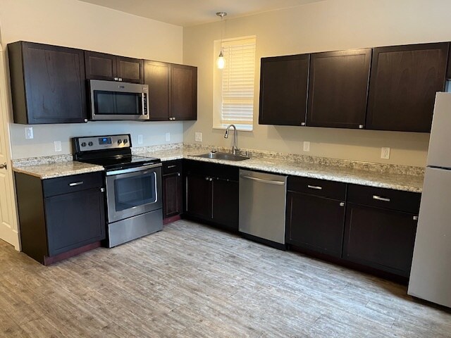 Building Photo - 3460 Giles Ave