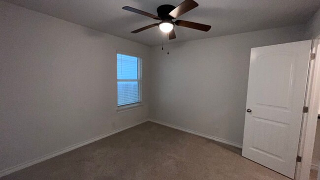 Building Photo - Charming 4-Bedroom Home Available for Rent...