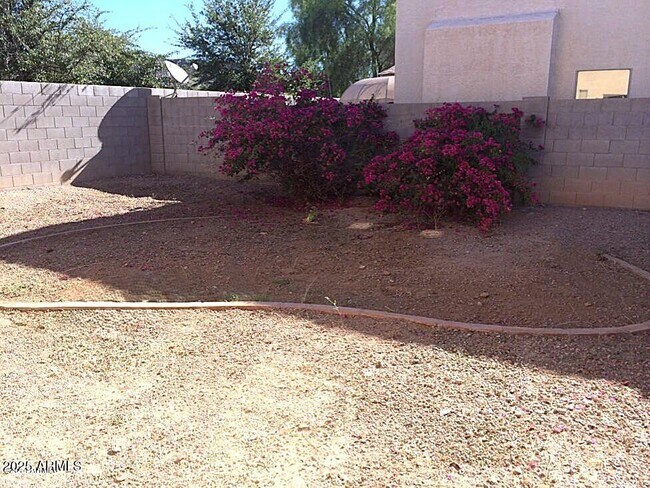 Building Photo - 3014 W Sands Dr