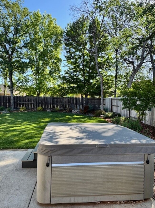 Building Photo - Beautiful Custom East Redding Home with a ...
