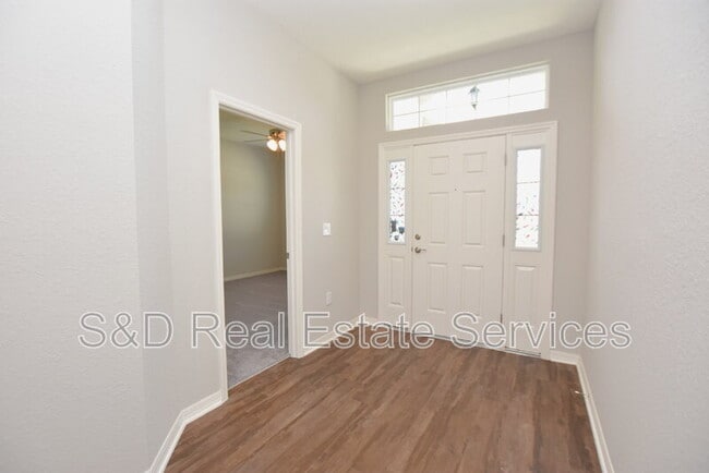 Building Photo - 920 Montgomery Ln