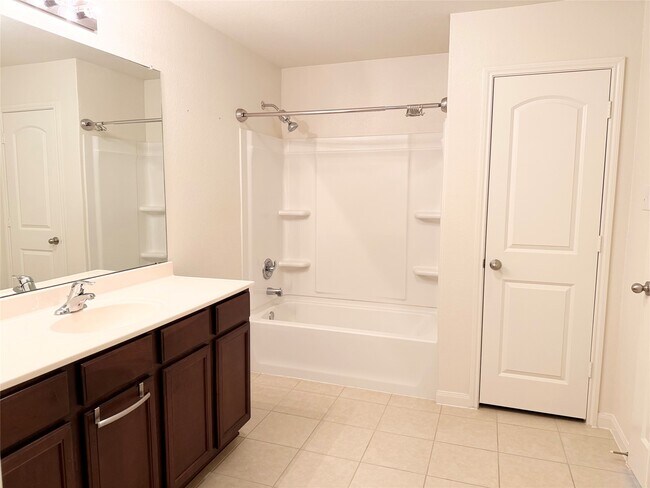 Building Photo - 22418 Threefold Ridge Dr