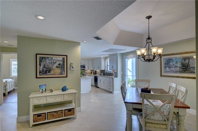 Building Photo - 6101 SE Landing Way