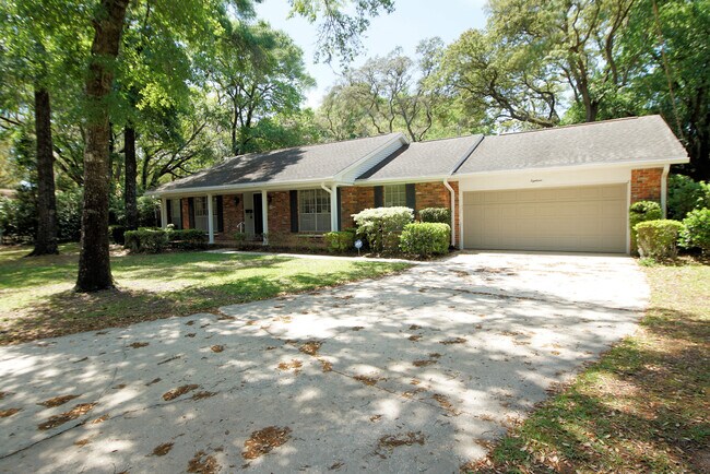 Building Photo - 18 Sherwood Rd NW