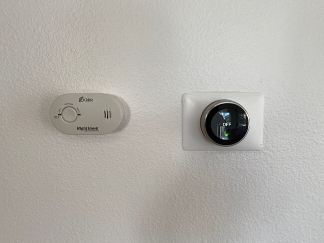 Building Photo - Oceanview Place in Little Italy