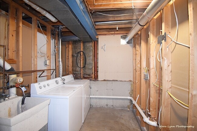 Building Photo - 106 W Kendall Dr