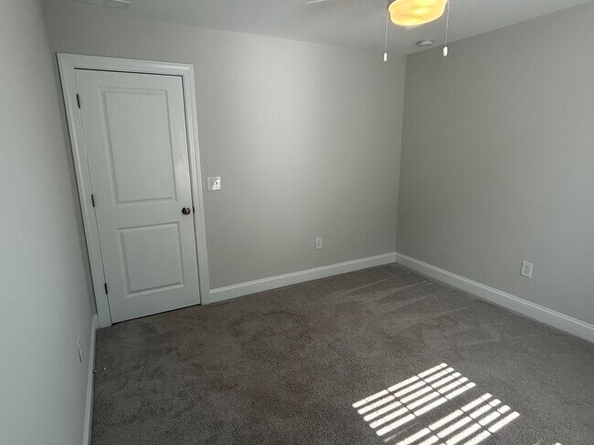 Building Photo - 3 Bed | 2.5 Bath House in Holly Springs