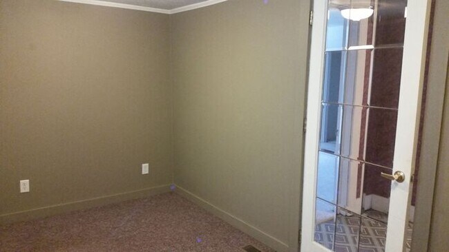 Building Photo - 2 Bedroom Home in Rockville