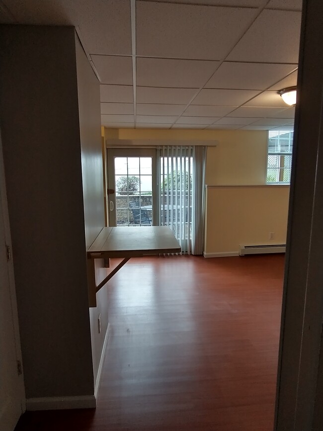 Building Photo - 17 N Hill Ln