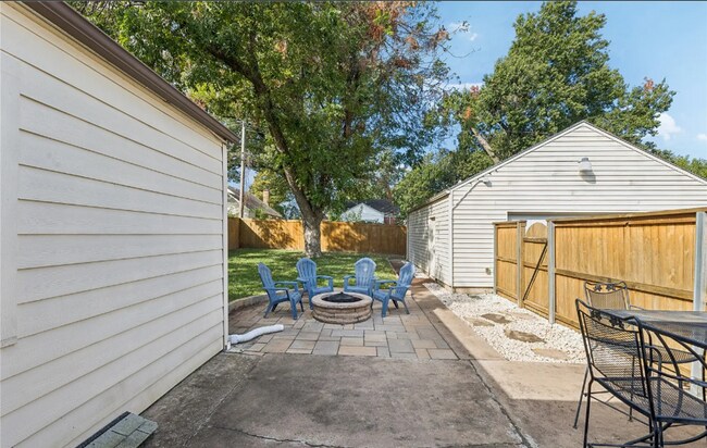 Building Photo - 2 Bed | 2 Bath Near TU!