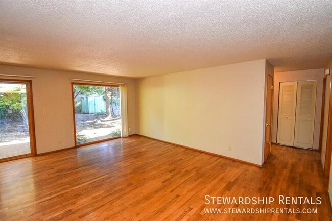 Building Photo - 1183 Skipper Ave