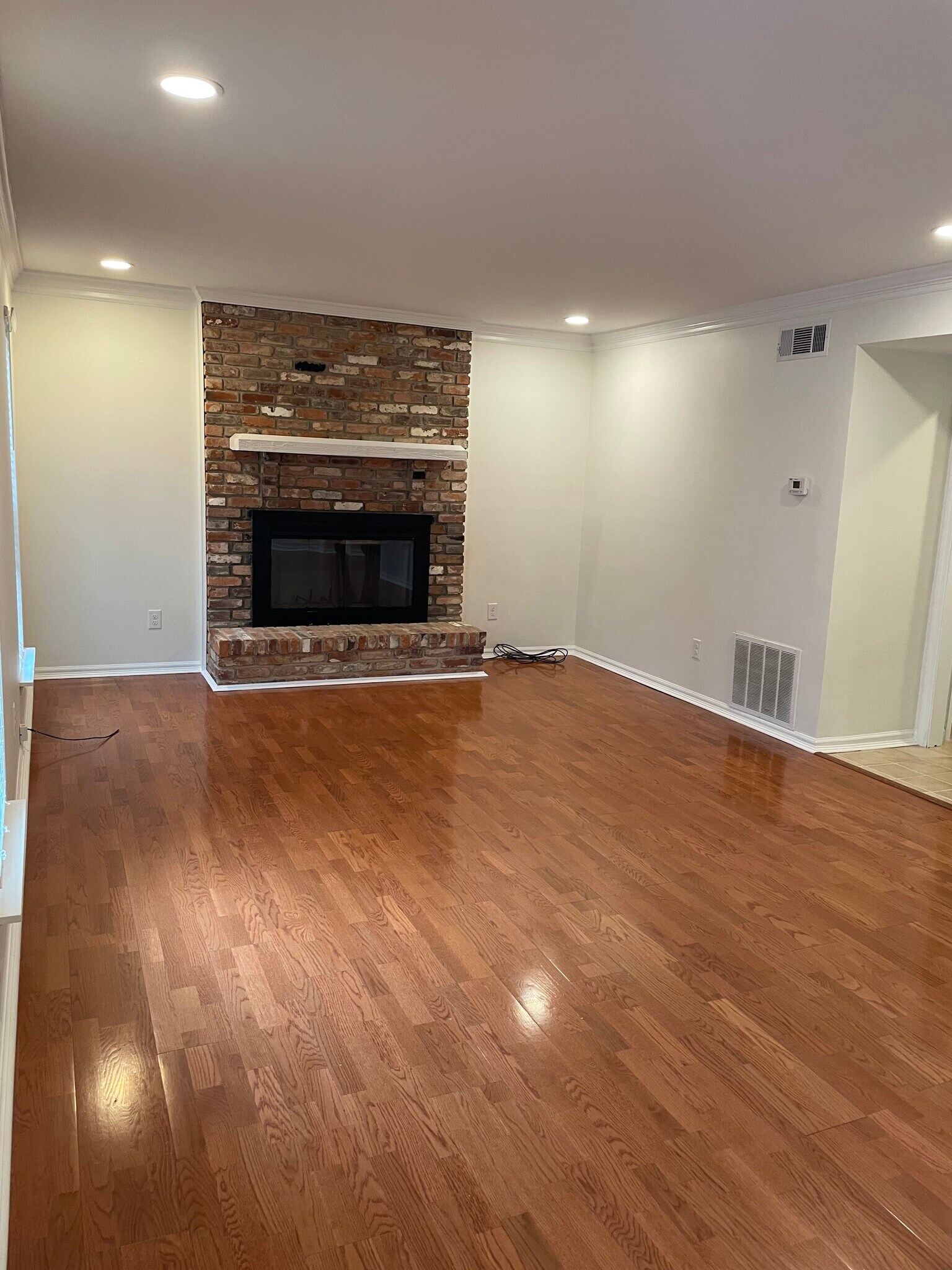 Building Photo - 575 Fairfield Way
