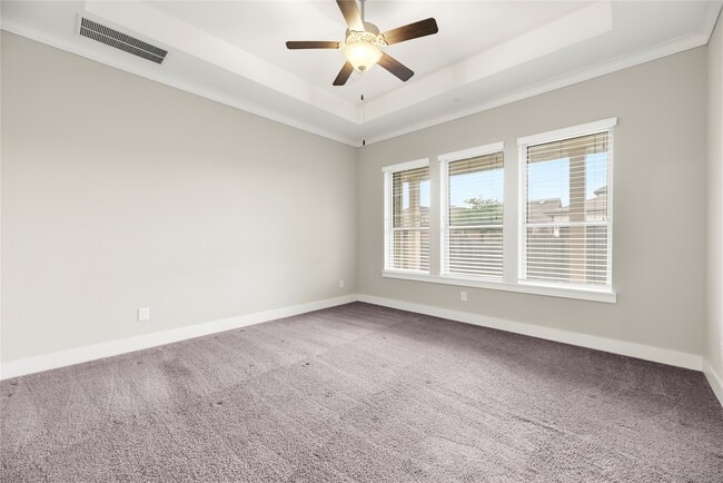 Building Photo - 18423 Blue Hollow Heights Dr