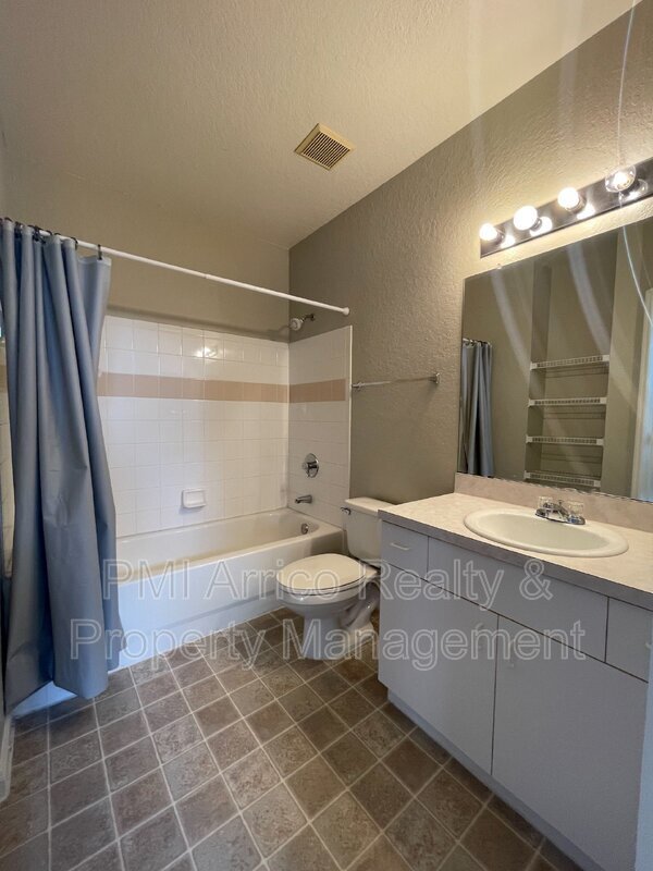 Building Photo - 17112 Carrington Park Dr