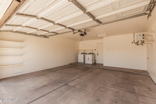 Building Photo - 1028 W Butler Ct