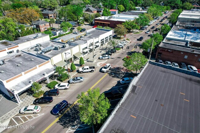 Building Photo - 3655 Walsh St